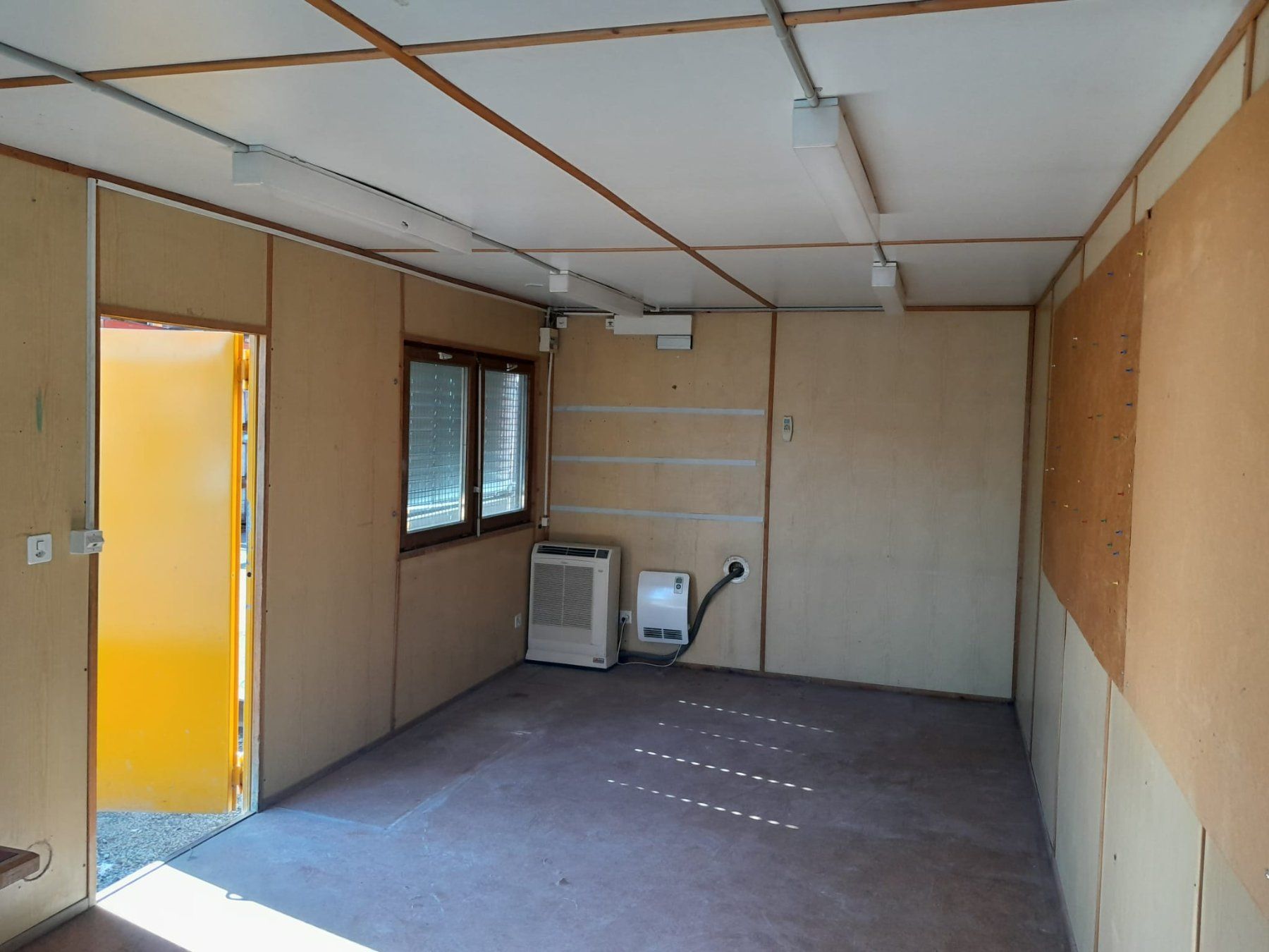 Contenitori edile: Bürocontainer 7.00m x 3.30m – Usato da Regensdorf venduto da MAGZH 3