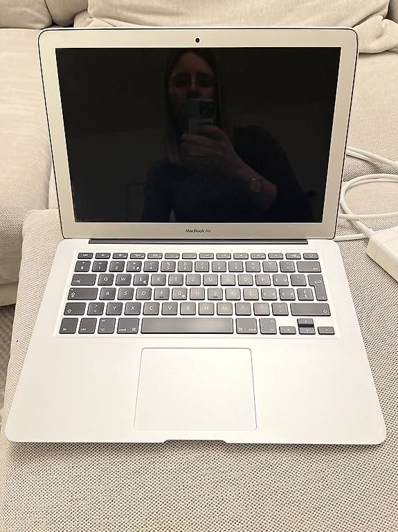 Apple Notebooks: MacBook Air 13Zoll macOS Monterey – Gebraucht aus Zürich von zucchetti13