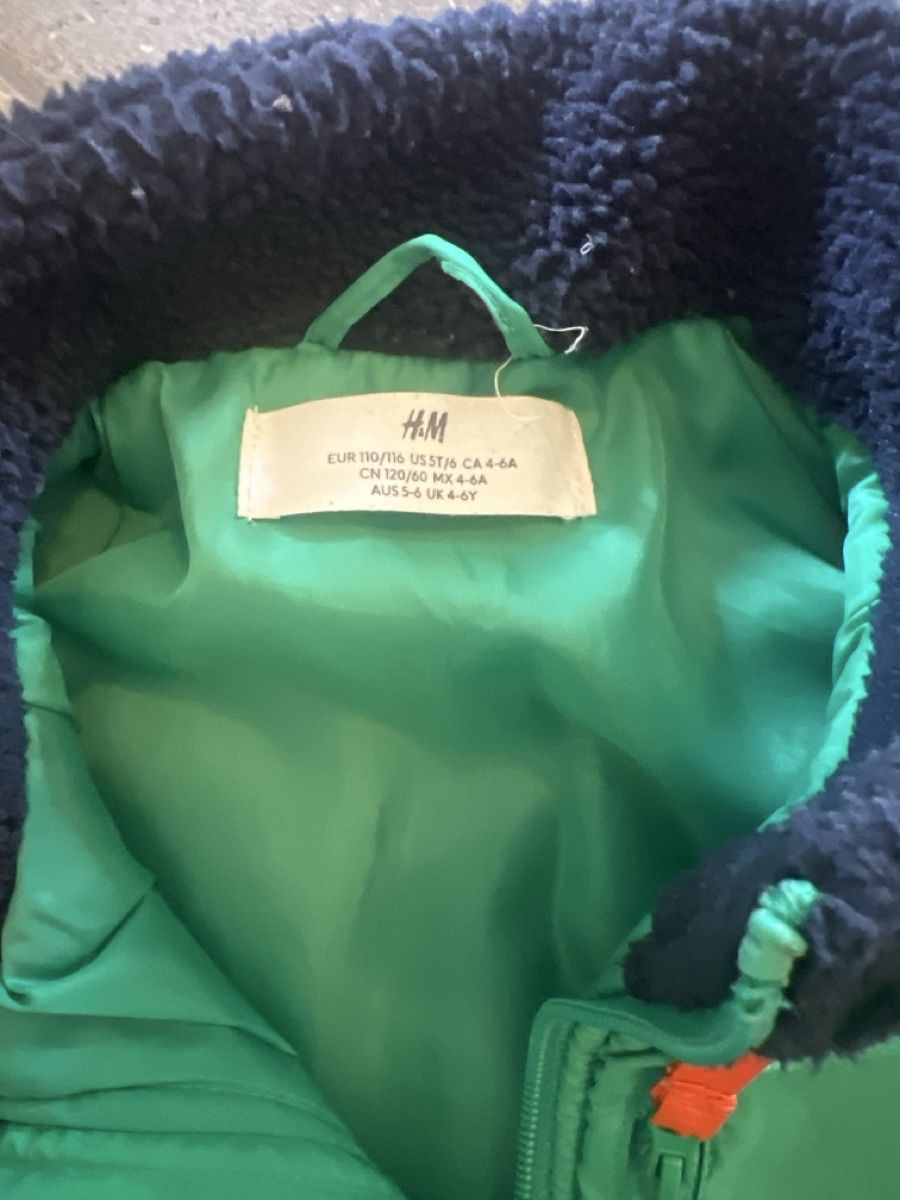 H&M Jacken & Mäntel: Faserpelz Jacke von H&M 110/116 – Gebraucht aus Balzers von mc-mary