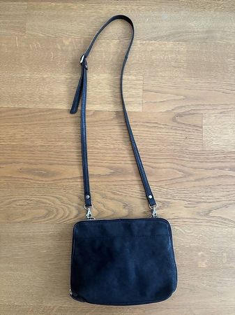 Umhängetasche aus schwarzem Leder, Marke: Kitchener Items