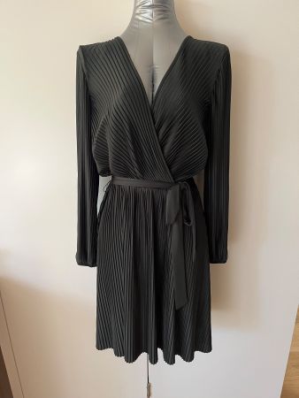 H&M Plisseekleid Dunkelgrün Khaki Wickeloptik Gr. M