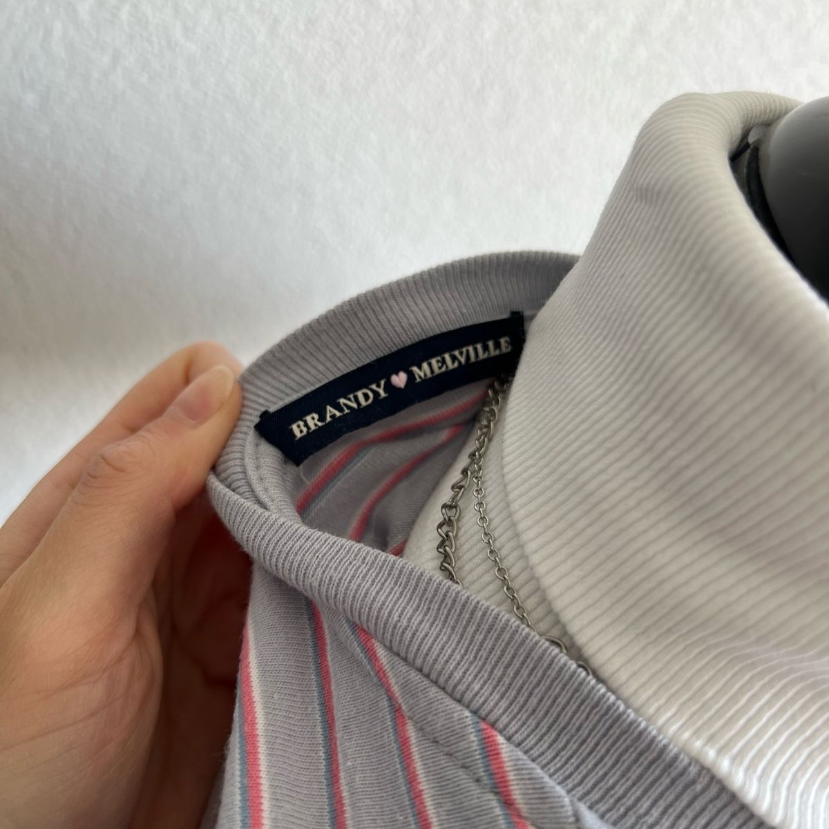 Brandy Melville Top: Brandy Melville Gestreiftes Top Grau Rosa – Nuovo (secondo la descrizione) da Tagelswangen venduto da SpicyChicken 3