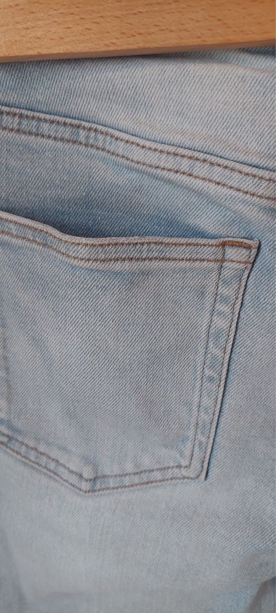 H&M Jeans: Jeans Slim bleu clair 36 – Usato da Épalinges venduto da lola_vp_99 3