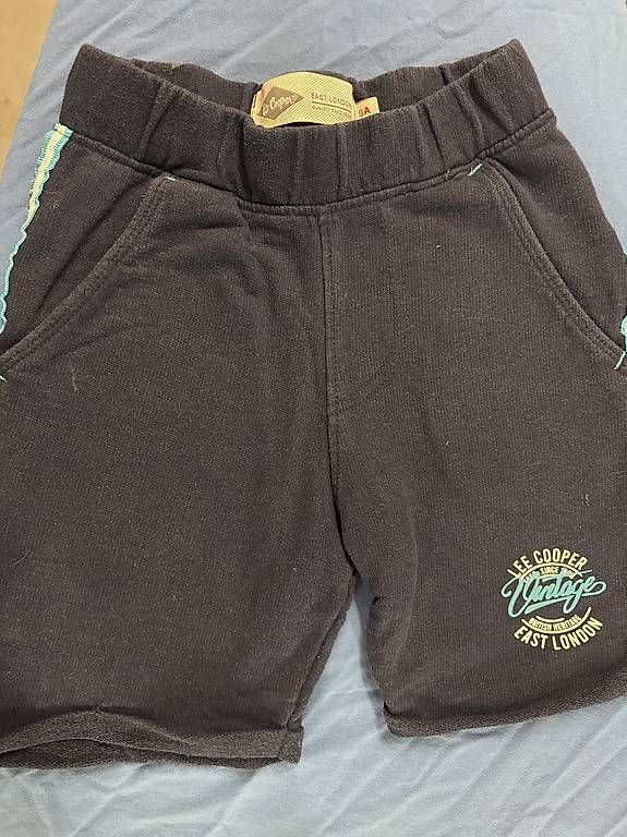 Lotti & Set di vestiti: 3 Shorts 122 und 128 – Usato da Regensdorf venduto da Piritatti 2