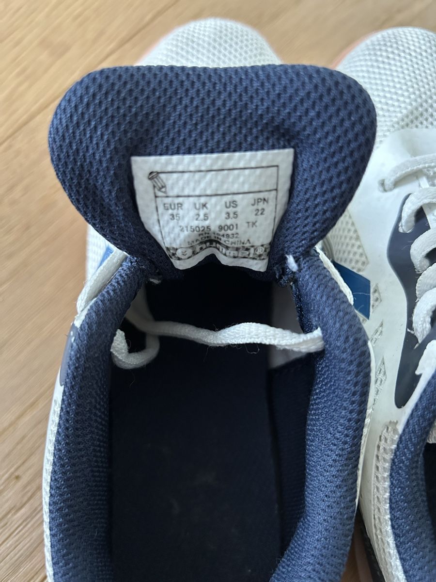 Hummel Scarpe per ragazzi: Hummel Hallenschuhe Gr. 35 – Usato da Tägerwilen venduto da NoRaq 4