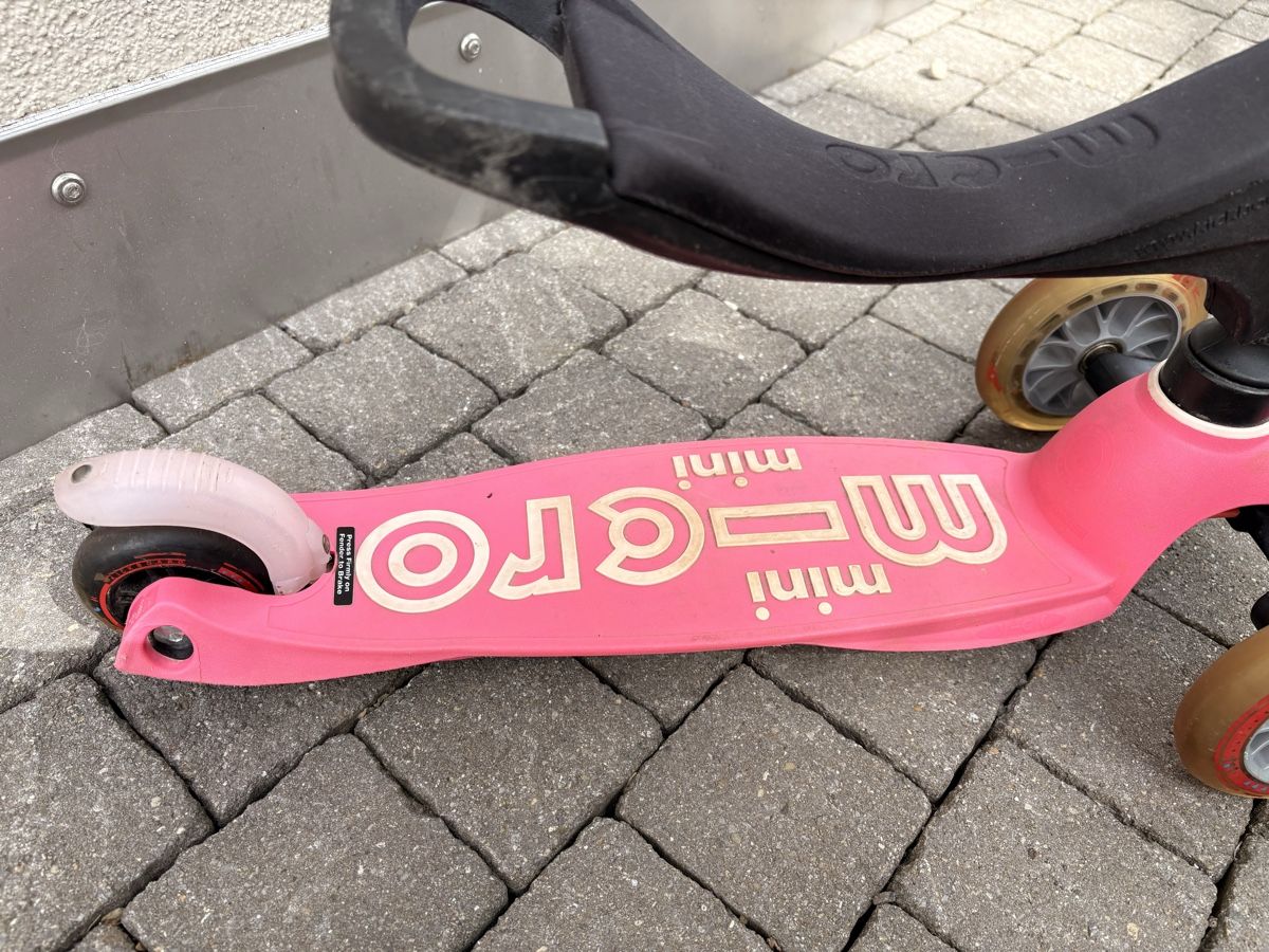 Micro Kickboard: Mini Micro Roller Deluxe Pink, gut erhalten, mit Sitz – Usato da Affoltern am Albis venduto da sueessma 3