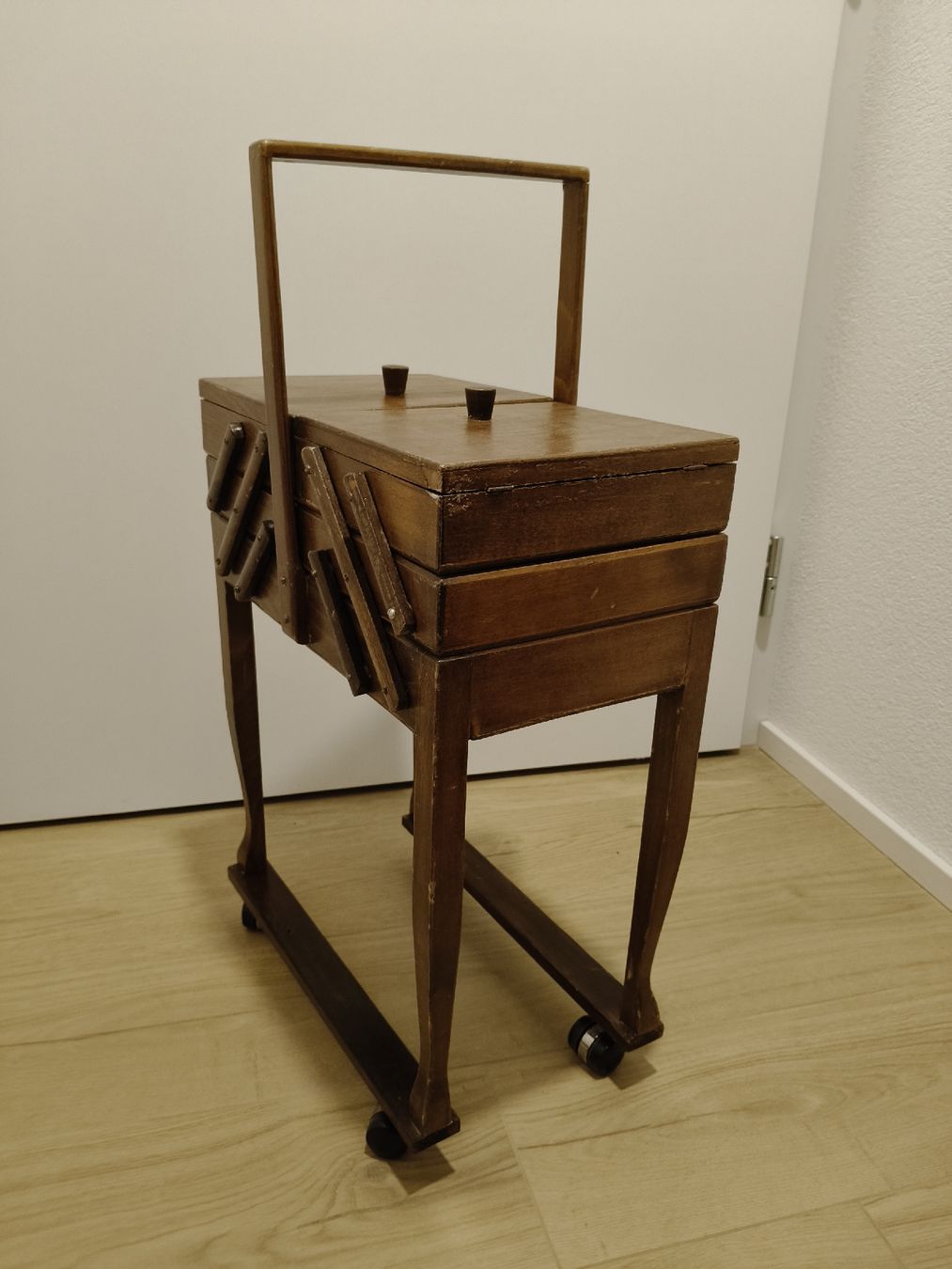 Barattoli: Travailleuse / boîte à couture – Usato da Monthey venduto da lesaffairesdecamille 6