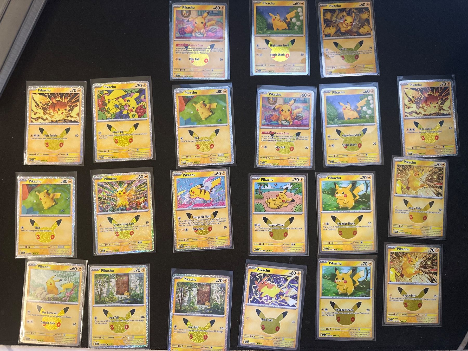 Pokémon Carte collezionabili: 30th Celebrations Pikachus – Nuovo (secondo la descrizione) da Therwil venduto da Goga124