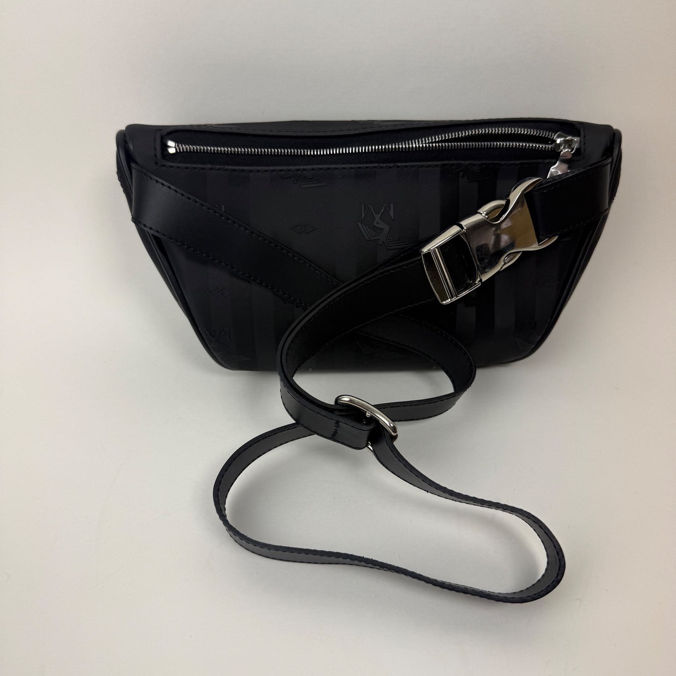 Maison Mollerus Borse da donna: Maison Mollerus MM Grindelwald Bauchtasche – Usato da Sursee venduto da Justmibu 1