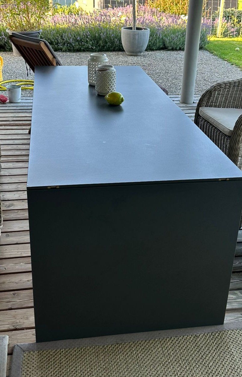 Tische: Gartentisch schwarz modern – Gebraucht aus Luzern von luzri