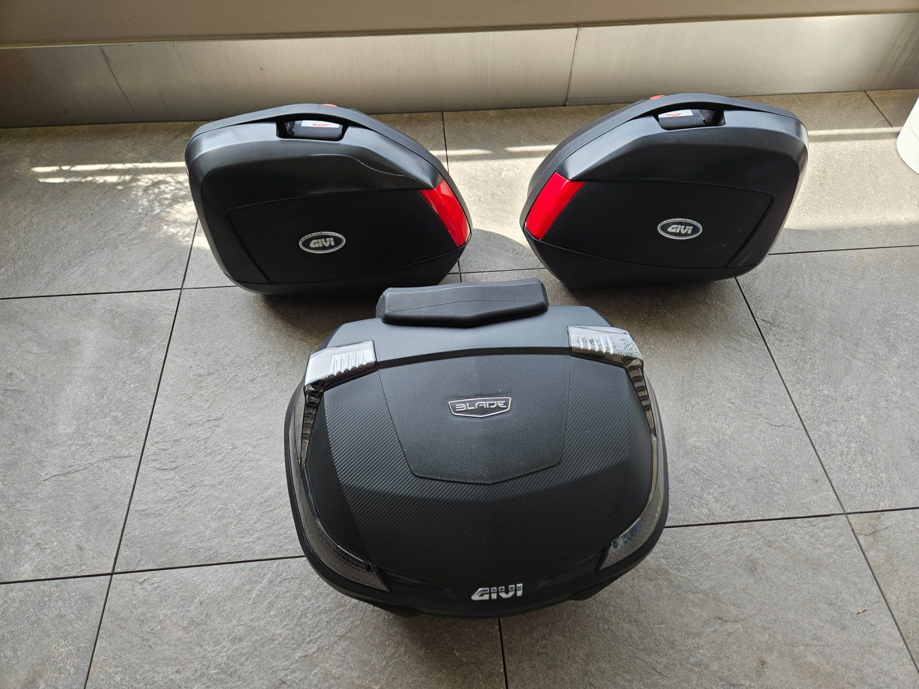 Givi Topcase: GIVI Reisekoffer-System V35 – Gebraucht aus Alberswil von Ramshead 1