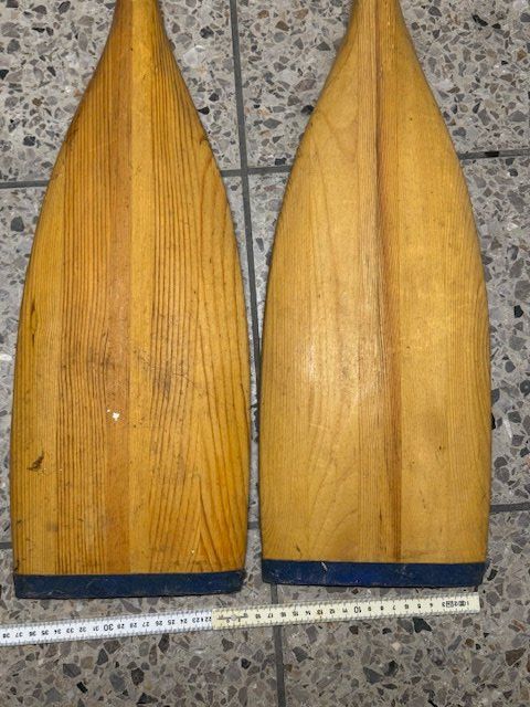 Schlauchboote, Kajaks & Kanus: 2 Holzruder mit Gummiring Sicherung – Gebraucht aus Grüningen von  4