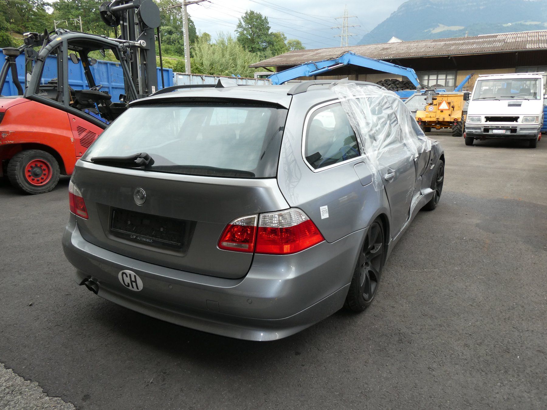 BMW Autos: BMW 523i Touring – D'occasion à Küssnacht am Rigi par Locki71 5