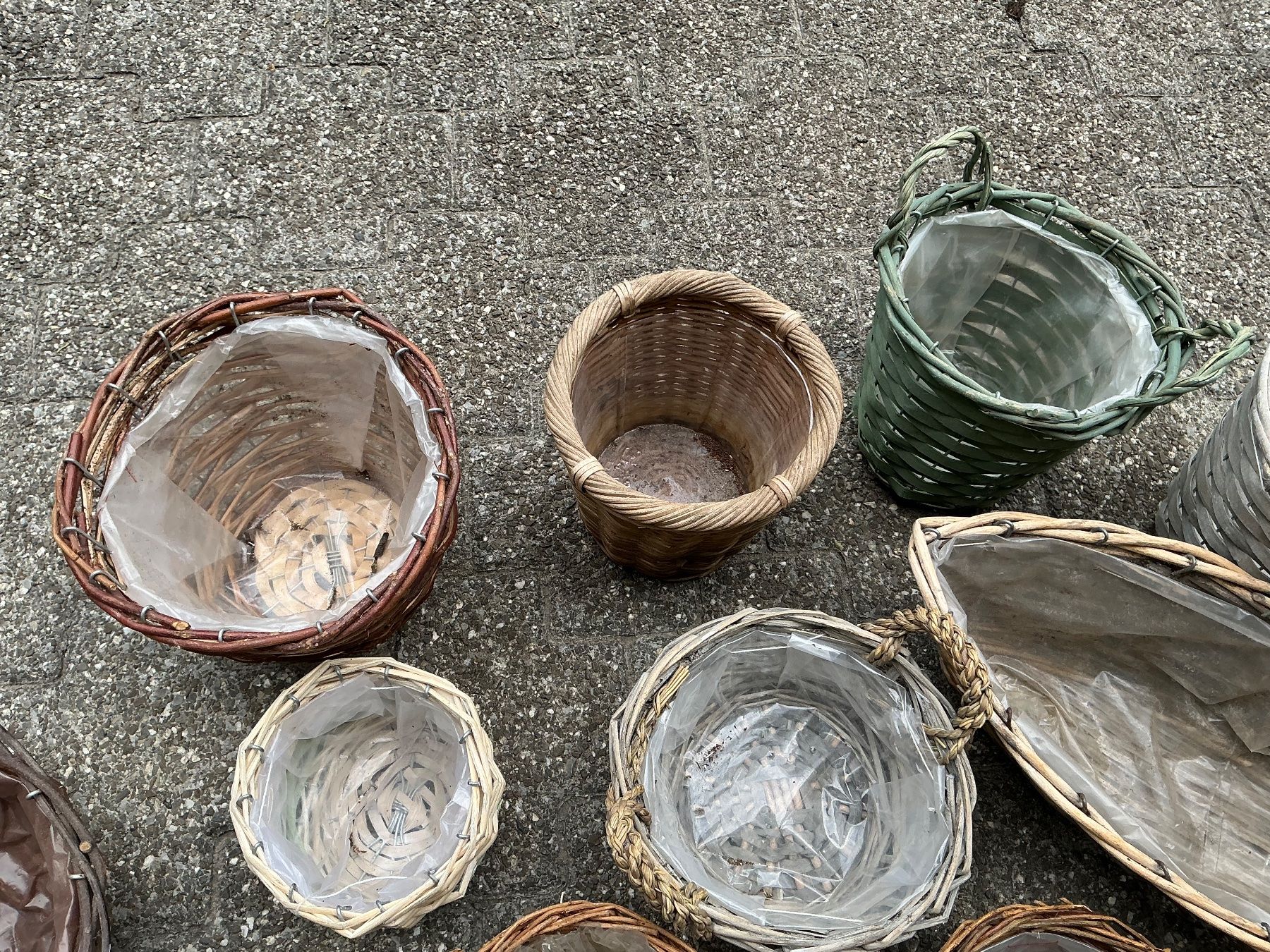 Tutte le decorazioni: Dekokörbe Set , verschiedene Grössen  mit Kugeln – Usato da Jona venduto da Jancy60 2
