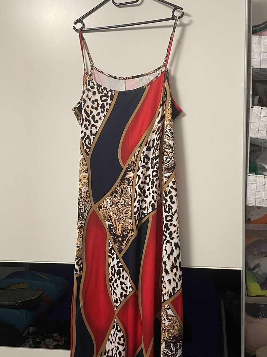 Robes: Kleid – Neuf (Voir description) à Gossau ZH par Lavinia07