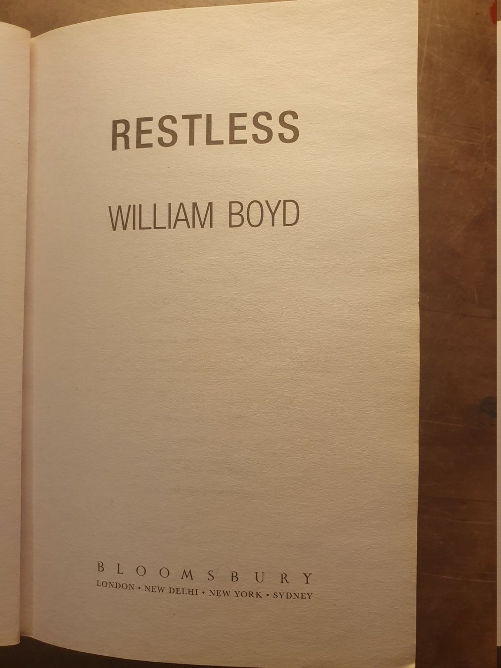 Libri: Restless - William Boyd – Usato da Zürich venduto da loosebone 3