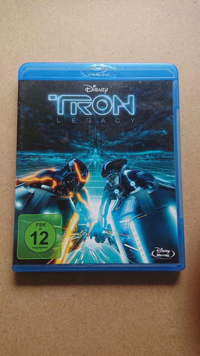 Tutti i DVDs: Tron Legacy Blu-ray -  – Usato da Chur venduto da FreakofRarity