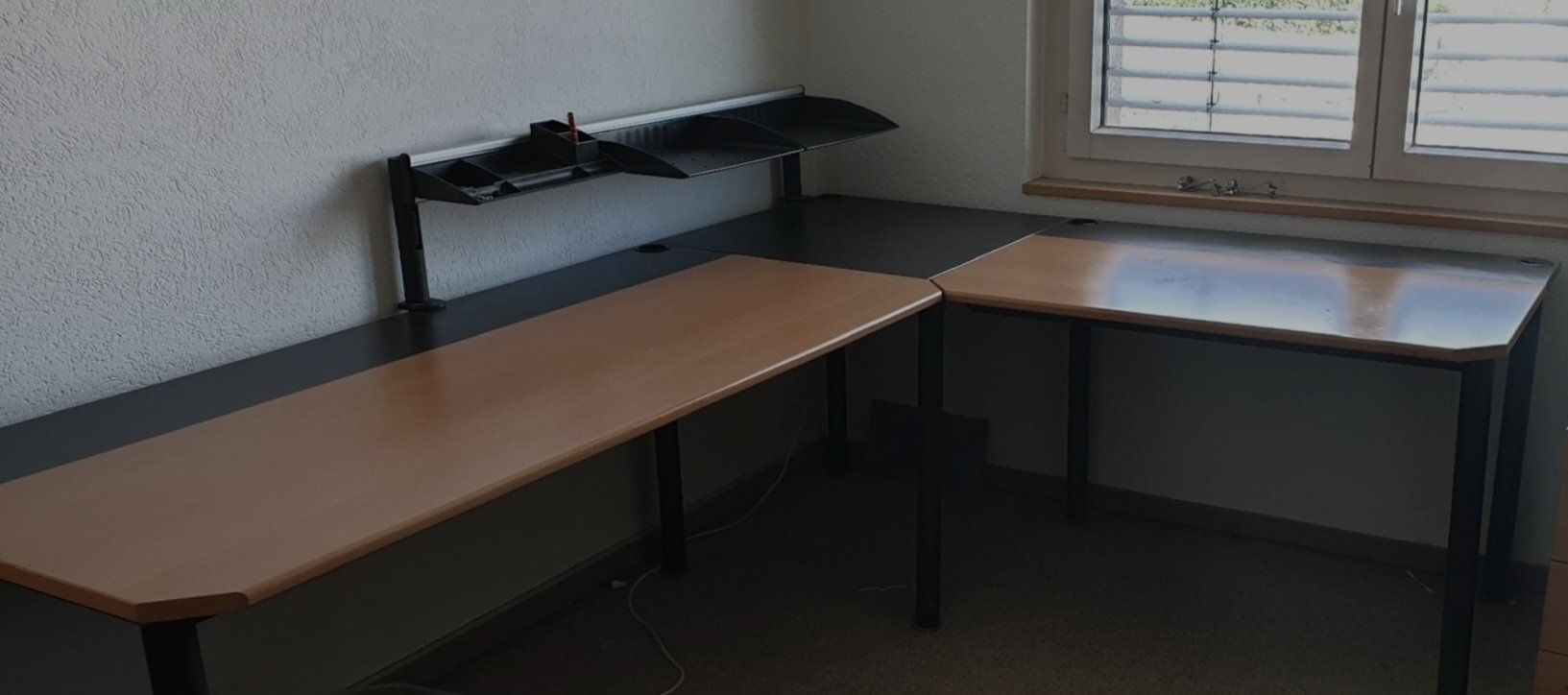 Schreibtische: Bürotisch – Gebraucht aus Uznach von Kev_le_Chef