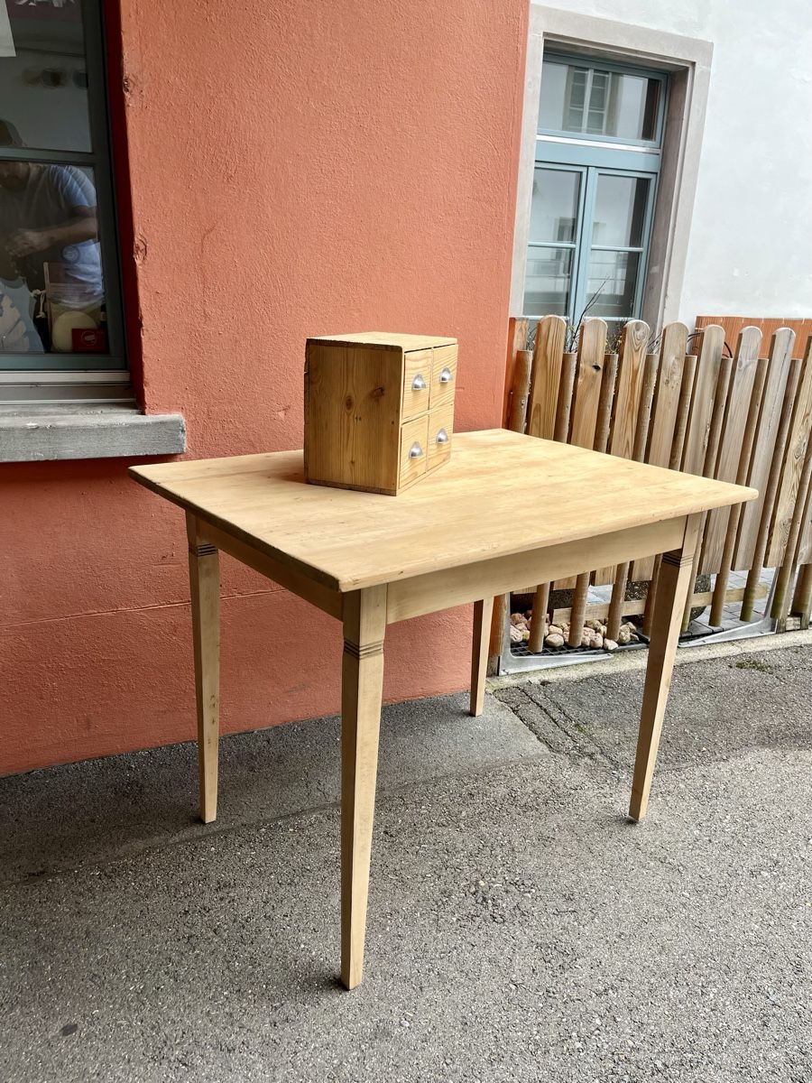 Tavoli: Schöns Tanne Tischli – Usato da Ottikon venduto da san_w99n 3