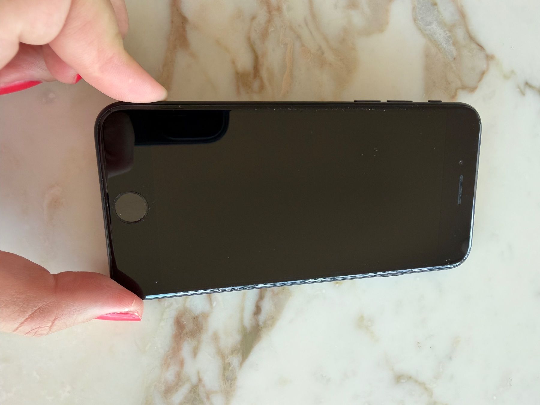 Apple Telefoni cellulari / Smartphones: iPhone SE Midnight 64GB Batterie 96% – Usato da Scherzingen venduto da oli_9rjp 1