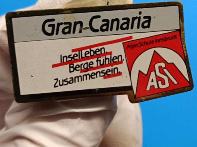 Broschen & Nadeln: Brosche Alpinschule Innsbruck - Box 47 – Gebraucht aus Köniz von Pinscollect