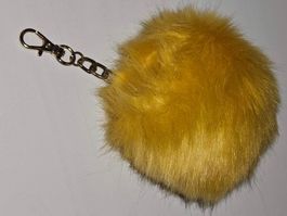 Gelber Fellbommel-Anhänger, Schlüsselanhänger, Neu!