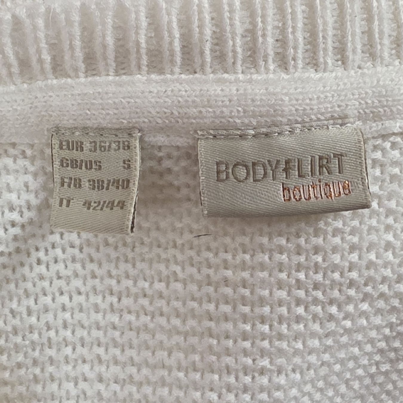 Maglioni & Felpe: Pullover, Creme-Weiss, Gr. S /M ! – Usato da Rheinsulz venduto da Gilea 3