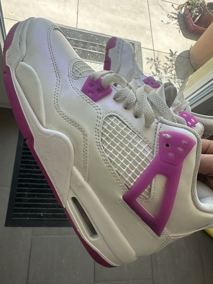 Jordan Damenschuhe: Jordan 4 Retro "Hyper Violet" Grösse 40 – Gebraucht aus Busswil TG von pipolina