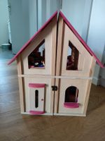 Puppenhaus Holz mit Moebel und Figuren 
