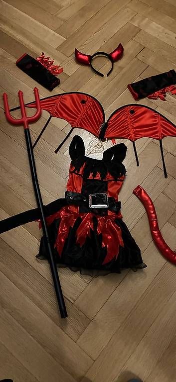 Costumi: Déguisement Halloween Diablesse 4-8 ans  – Usato da Genève venduto da Baboune72 1
