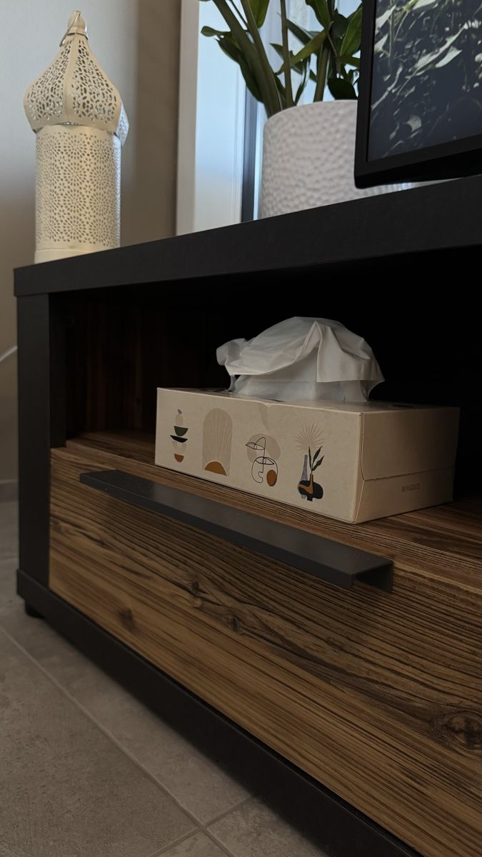 Mobili TV: Tv möbel – Usato da Gränichen venduto da Aldina.htc 1