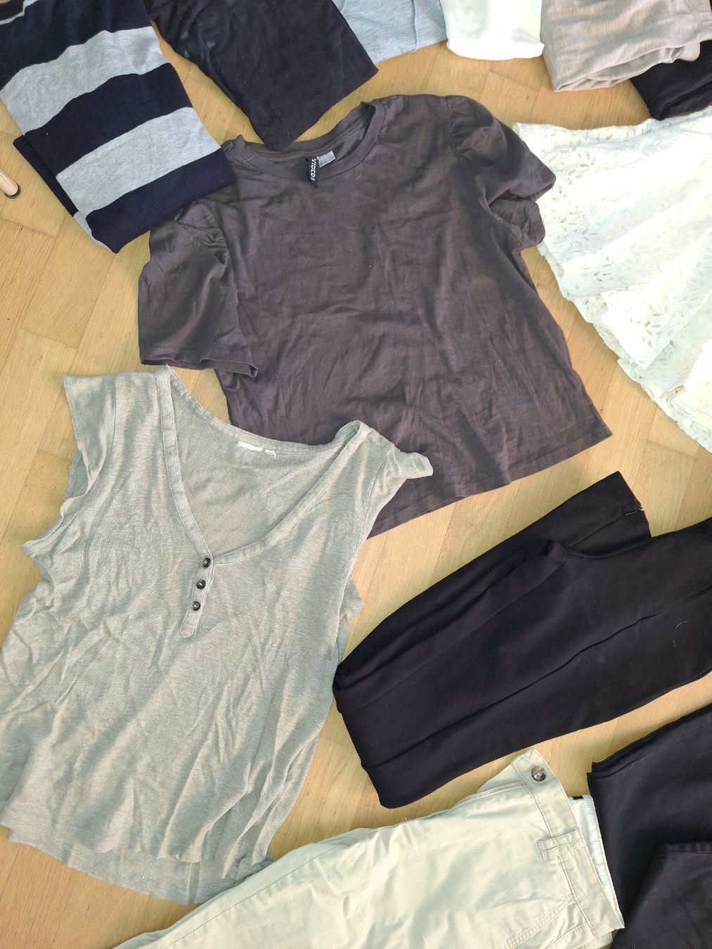 Lotti di vestiti: Kleiderpaket Gr. S – Usato da Adligenswil venduto da Raju 3