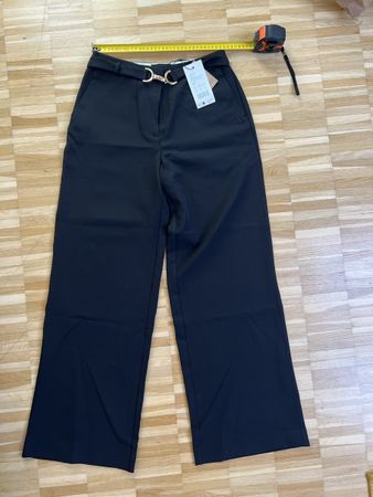 Neu und ungetragen: Schwarze Palazzo-Hose Größe M