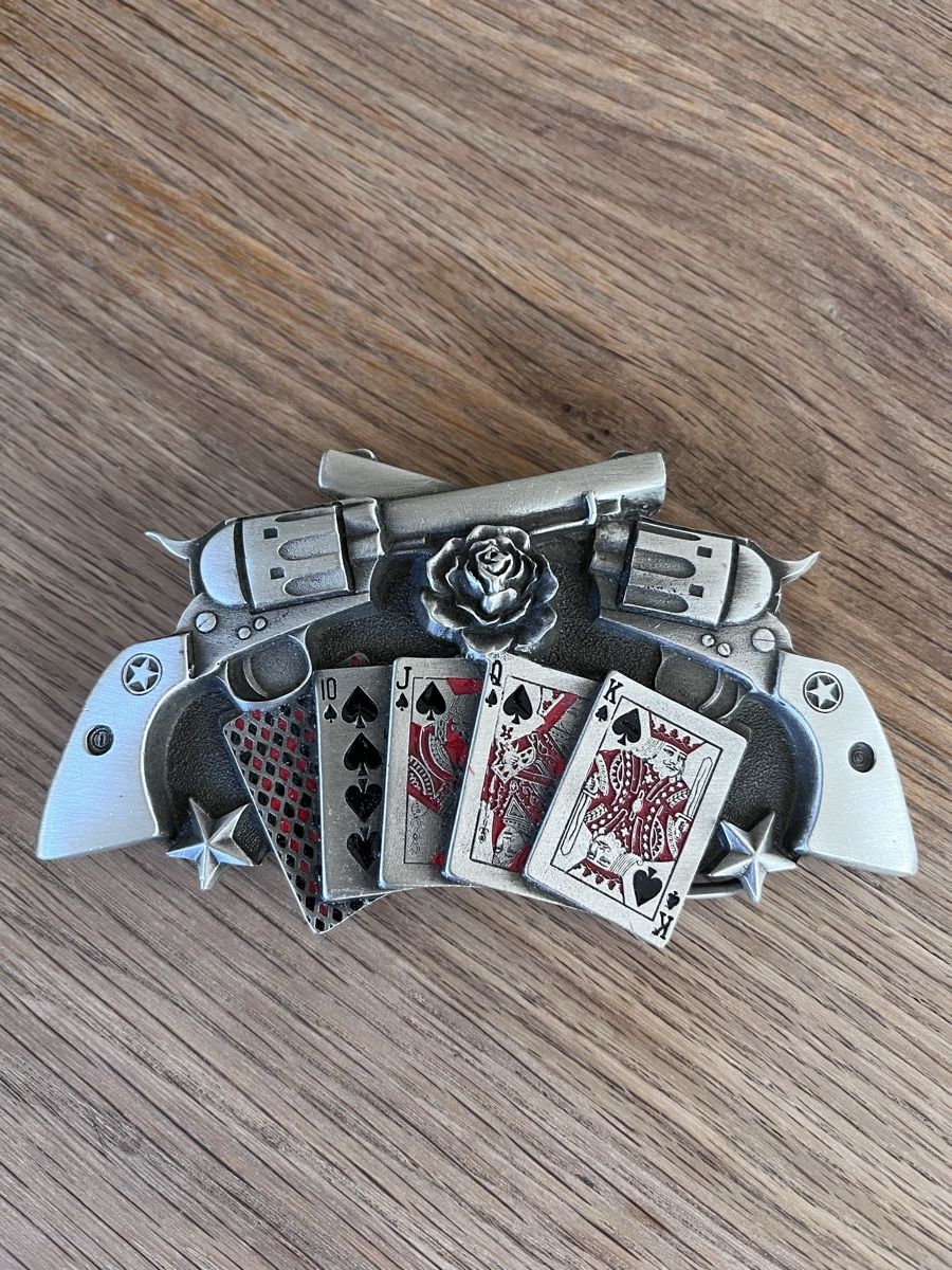 Gürtelschnallen: Gurtschnalle Pokerkarten Revolver – Gebraucht aus Hinwil von KisRacing