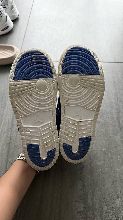 Scarpe per ragazzi: Air Jordan Kinder Sneakers Gr.35 – Usato da Pfäffikon ZH venduto da Ekgv 2