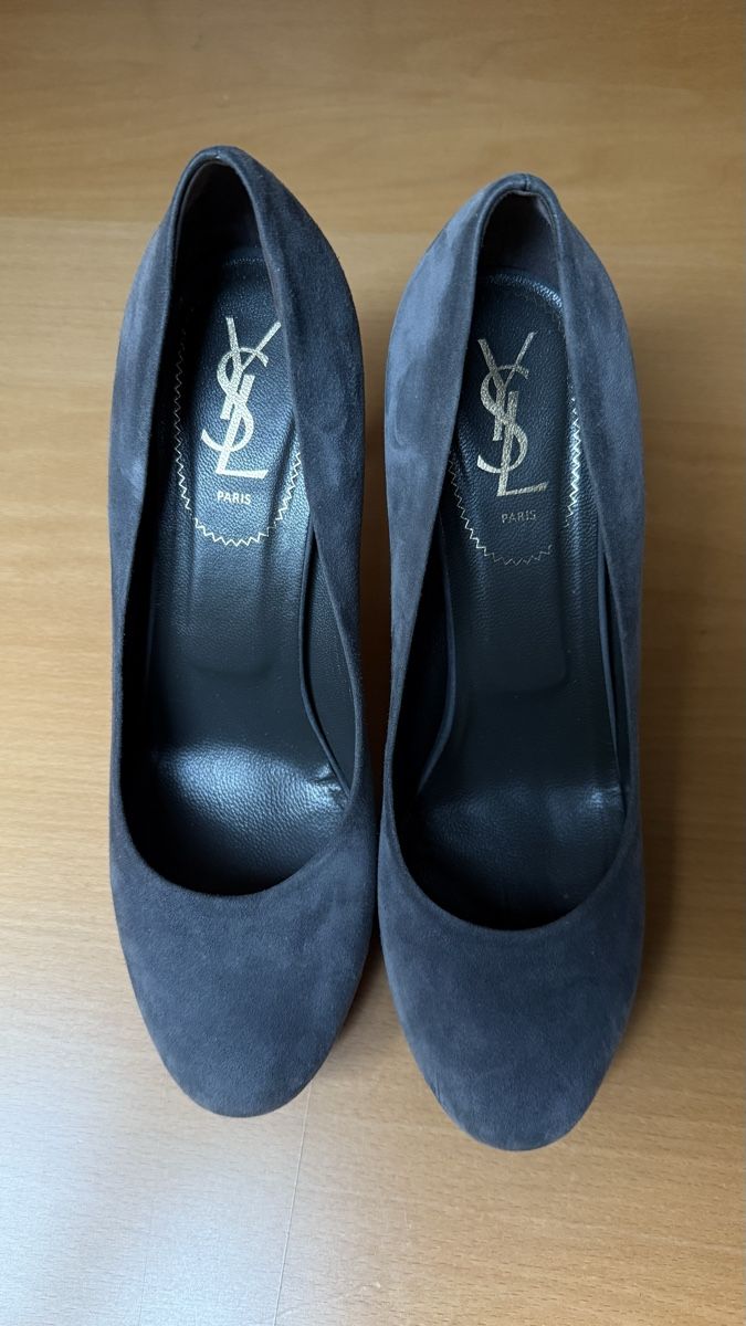 Saint Laurent Scarpe da donna: YSL Grey Suede Platform Pumps EU 40.5  – Nuovo (secondo la descrizione) da Oberweningen venduto da Vita_Lyt 2