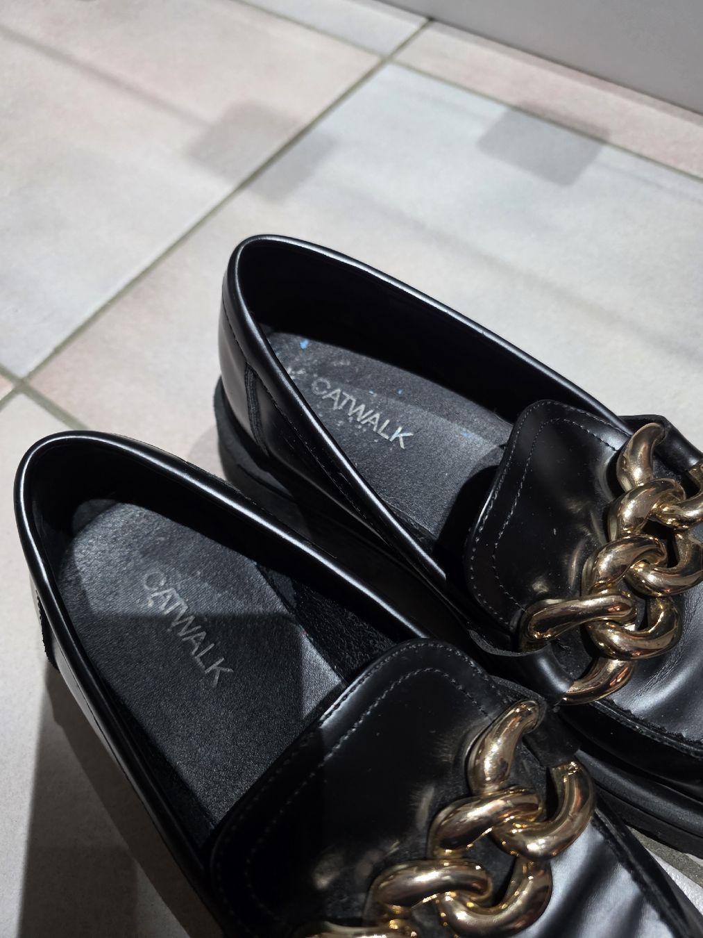 Dosenbach Scarpe da donna: Loafers Catwalk Kette Schwarz Groesse 37 – Usato da Crans-Montana venduto da eli_57z8 2