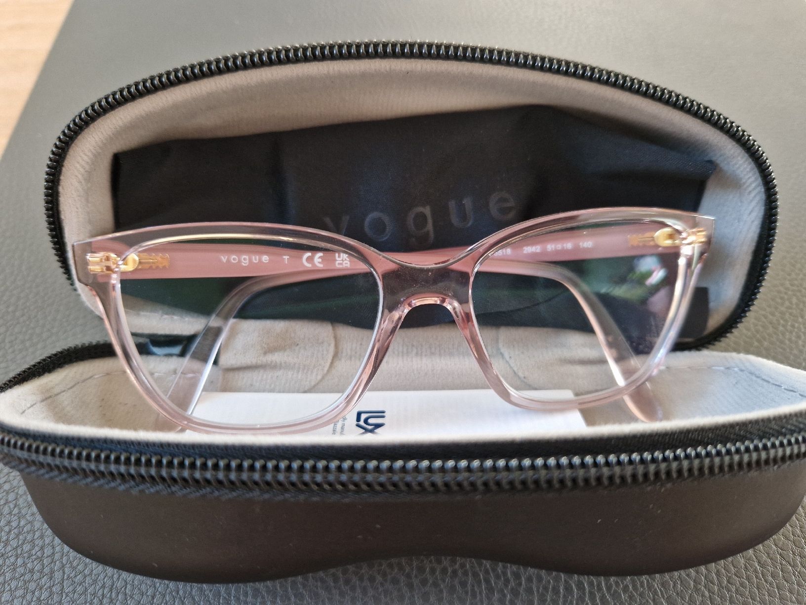Vogue Brillen & Gläser: Brille Vogue mit Korrektur – Gebraucht aus Lyss von katelisa