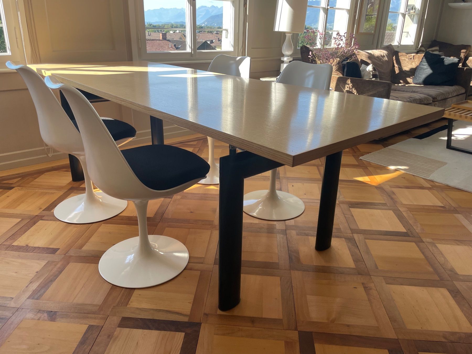 Cassina Tische: Original Cassina LC 6 Tisch – Gebraucht aus Balgach von anne_58 1