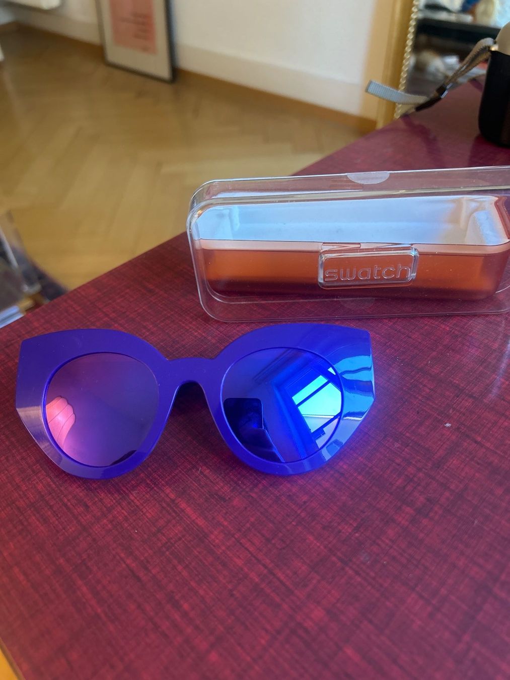 Brillen & Gläser: Swatch Sunglasses purple frame with case used condition – Gebraucht aus Bern von ang_w78q