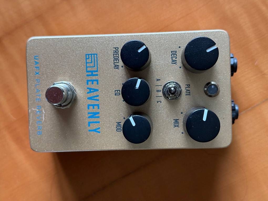 Strumenti musicali: Universal Audio UAFX Heavenly Plate Reverb – Usato da Cormondrèche venduto da PerretGuillaume