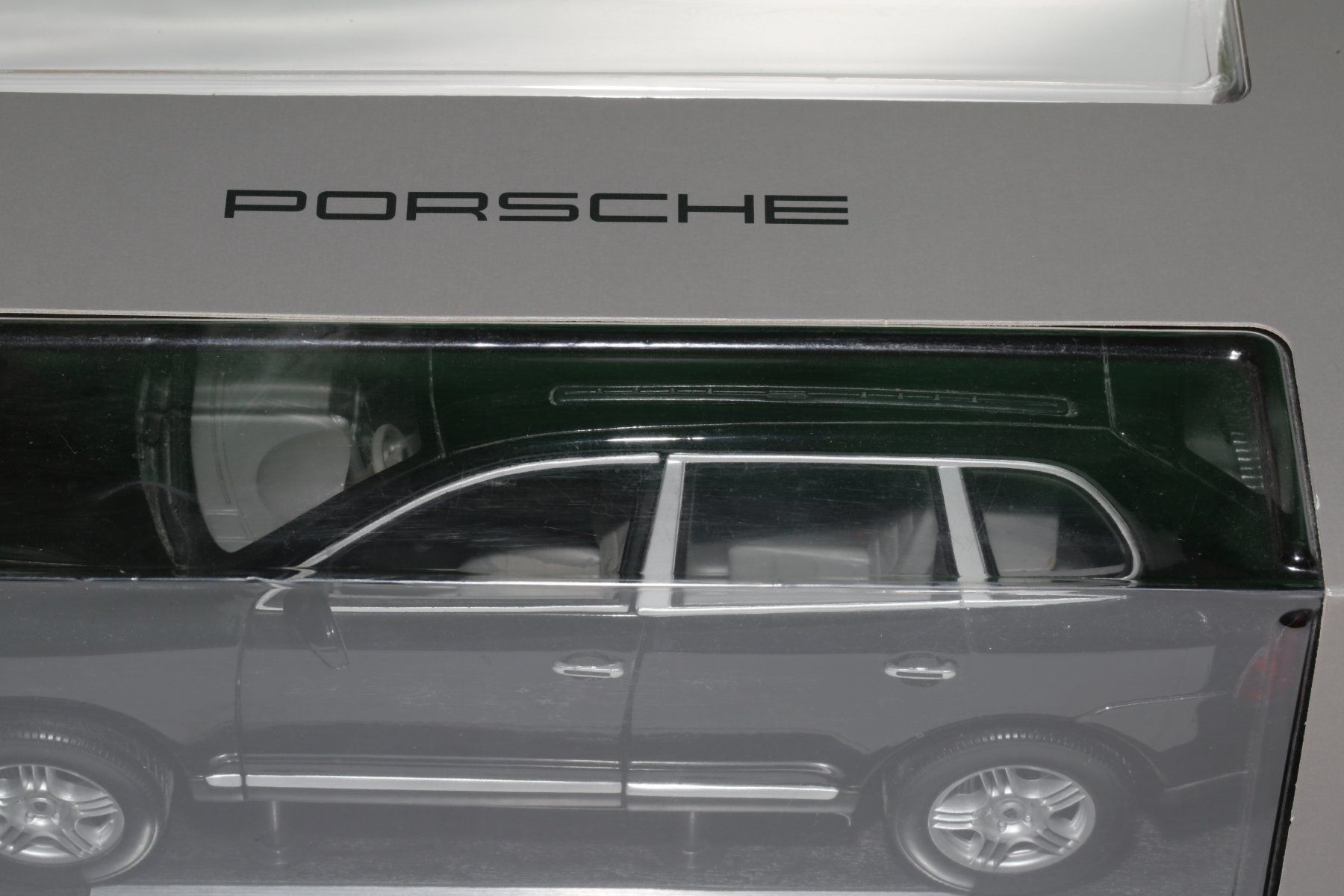 Porsche Modellini d'auto: Porsche Cayenne S Modellauto 1:18 – Nuovo (secondo la descrizione) da Widnau venduto da deltafighter2 3