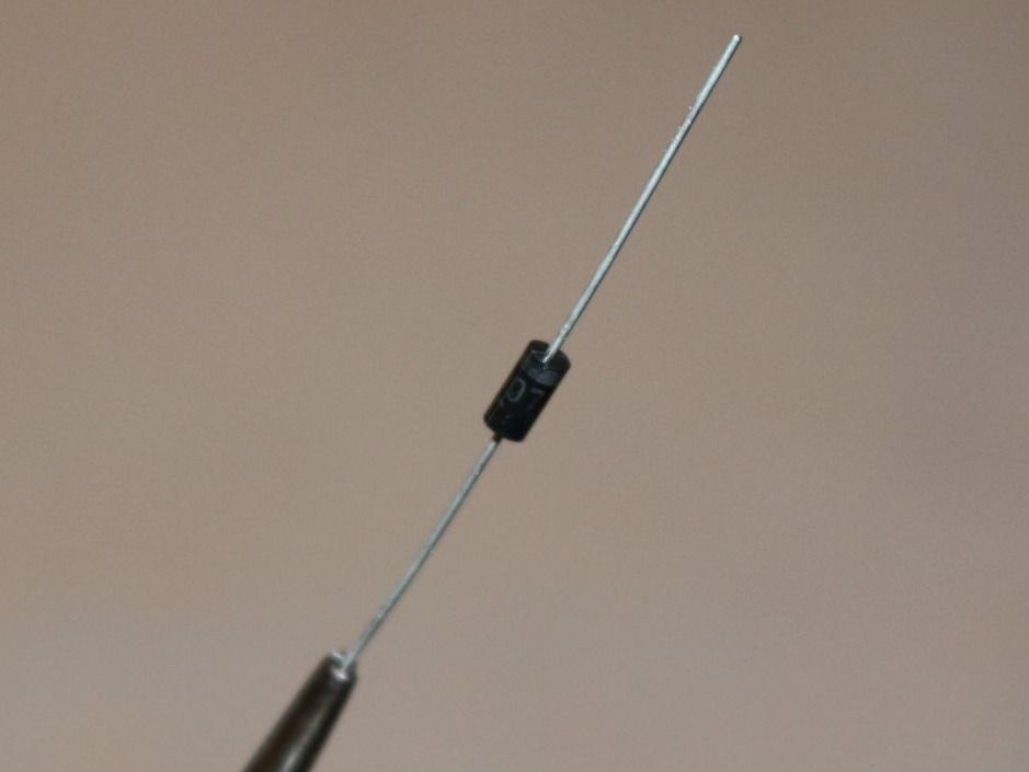 Modellini di ferrovie: Diode 1N4007, 10 Stück pro minigrip – Nuovo (secondo la descrizione) da Roveredo GR venduto da ManolitoBoris 3