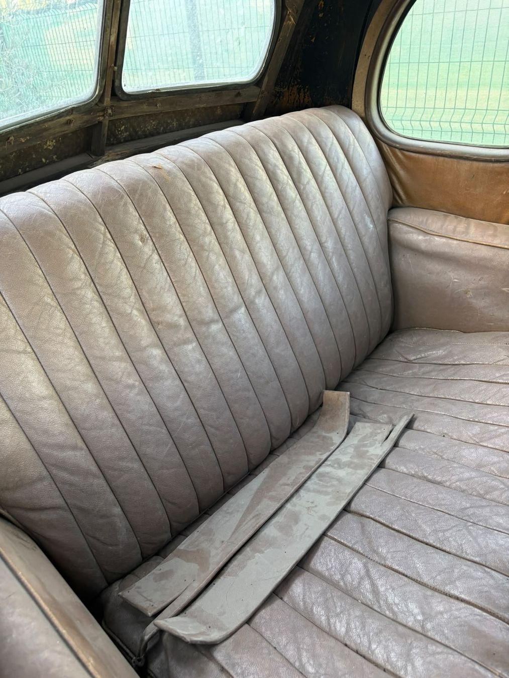 Austin Autos: Austin tean 10 oltimer  – Defekt aus Basel von Landauers 2