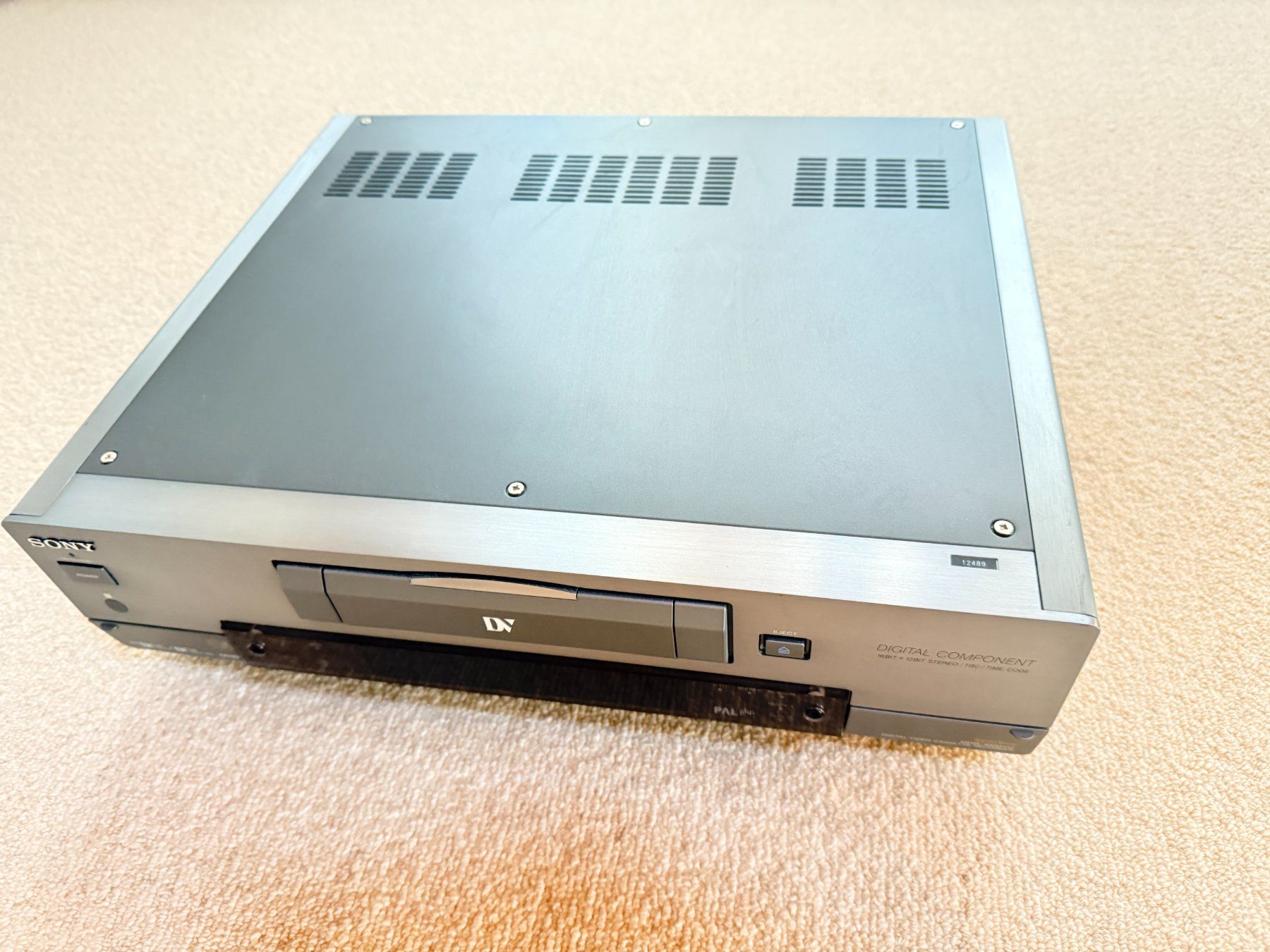 Sony Registratori: Sony DHR-1000VC Digital Video Player / Recorder DV Mini DV – Difettoso da Hilterfingen venduto da Tomz