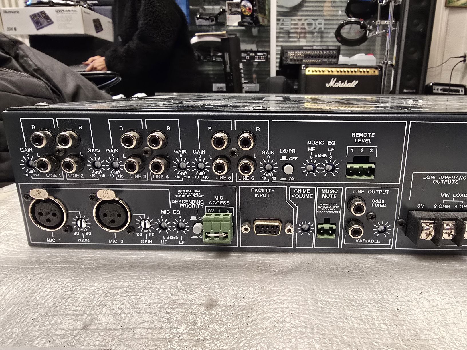 Amplificatori: CLOUD MPA626 6 line inputs, 2 mic inputs with 150W Amp – Usato da Zürich venduto da Roy-Events-Zurich 2