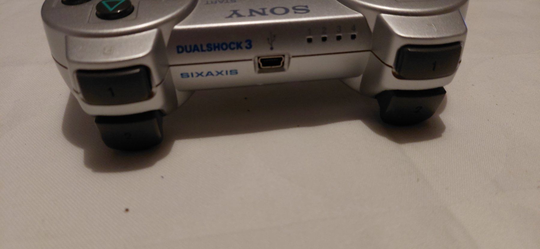 Controller: Sony PS3 Controller Limited Edition Silber / guter Zustand – Usato da Gretzenbach venduto da Uli1980 2