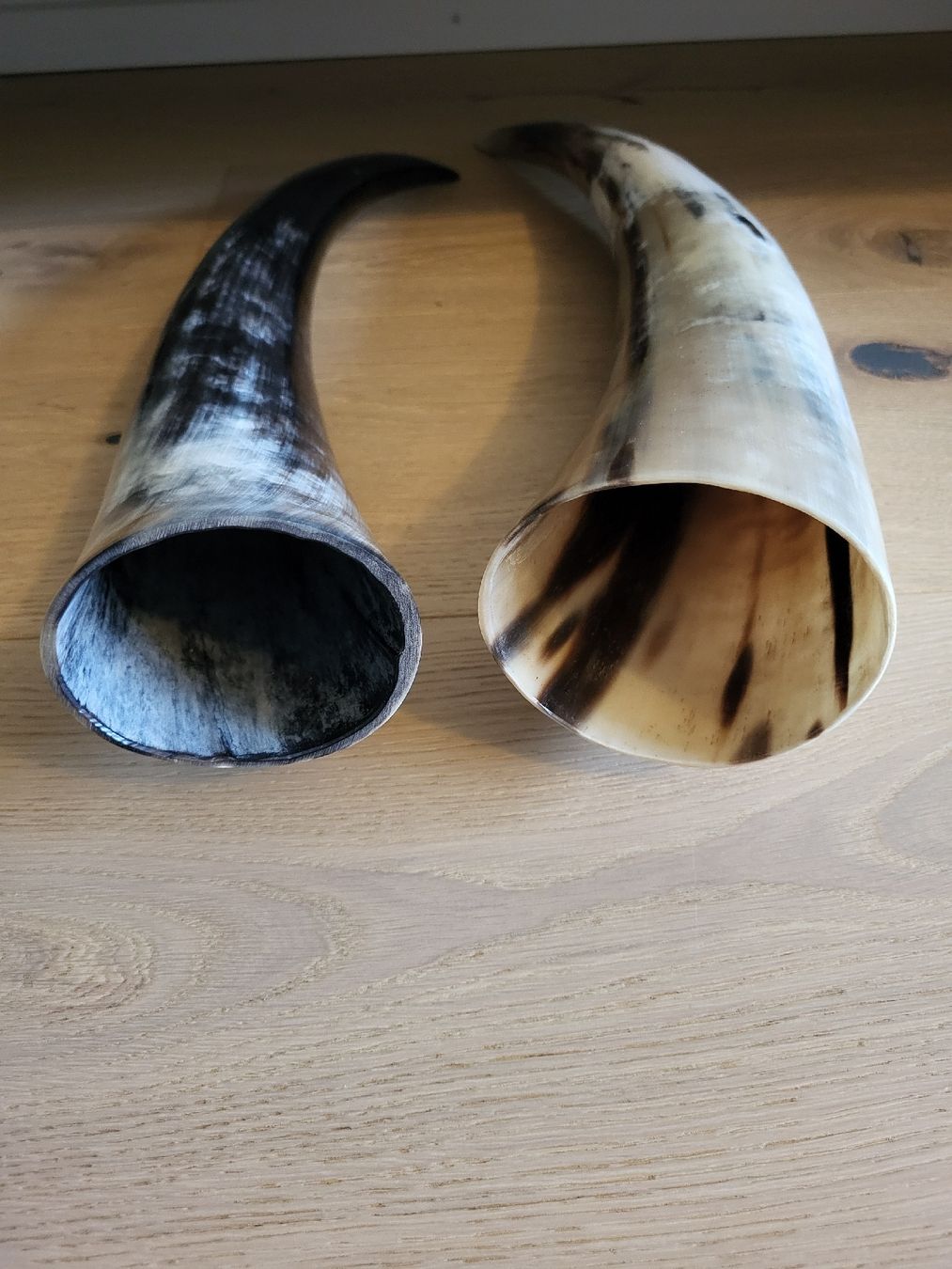 Tutte le decorazioni: Kuhhorn – Usato da Stalden (Sarnen) venduto da Wolfs_Feder 1