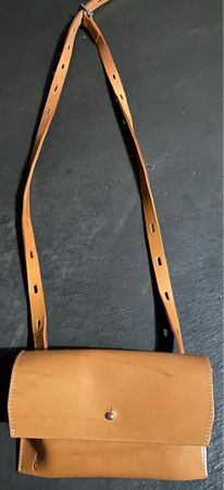 Ally Capellino Ledertasche