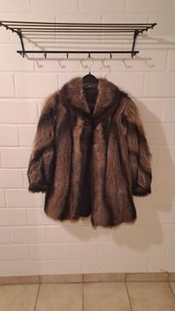 Damenjacke aus edlem Waschbär-Pelz